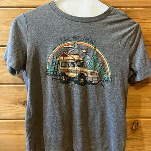 Old Navy Gender Neutral Grey // Gray Kids T-Shirt with Adventure Print MED (8)